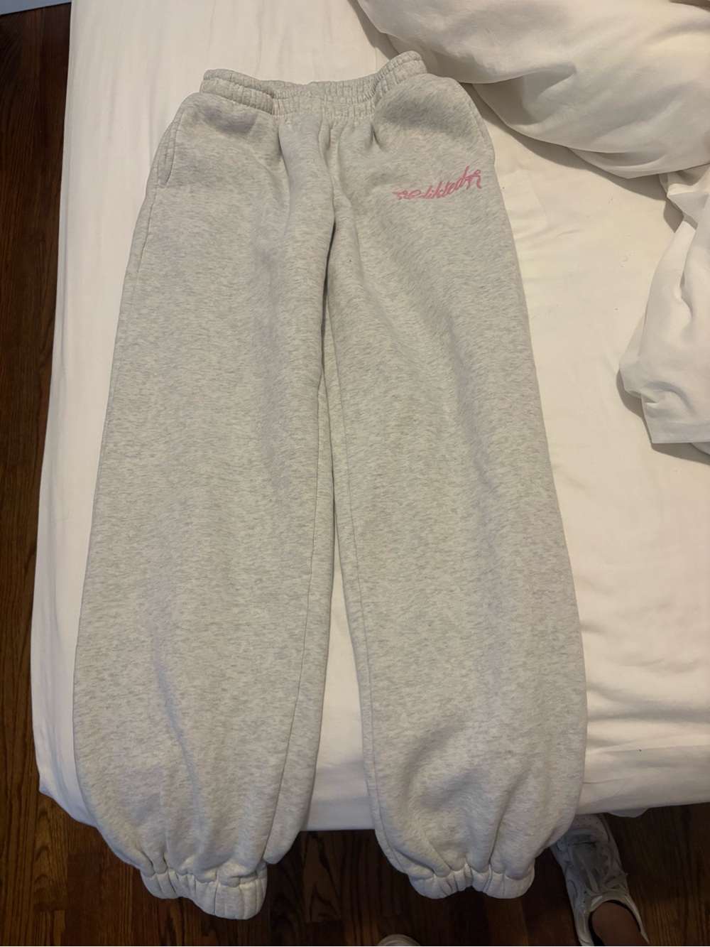Light Gray Edikted Sweatpants with Pink Bow Script